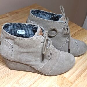TOMS Desert Wedge Suede Boots in Taupe
